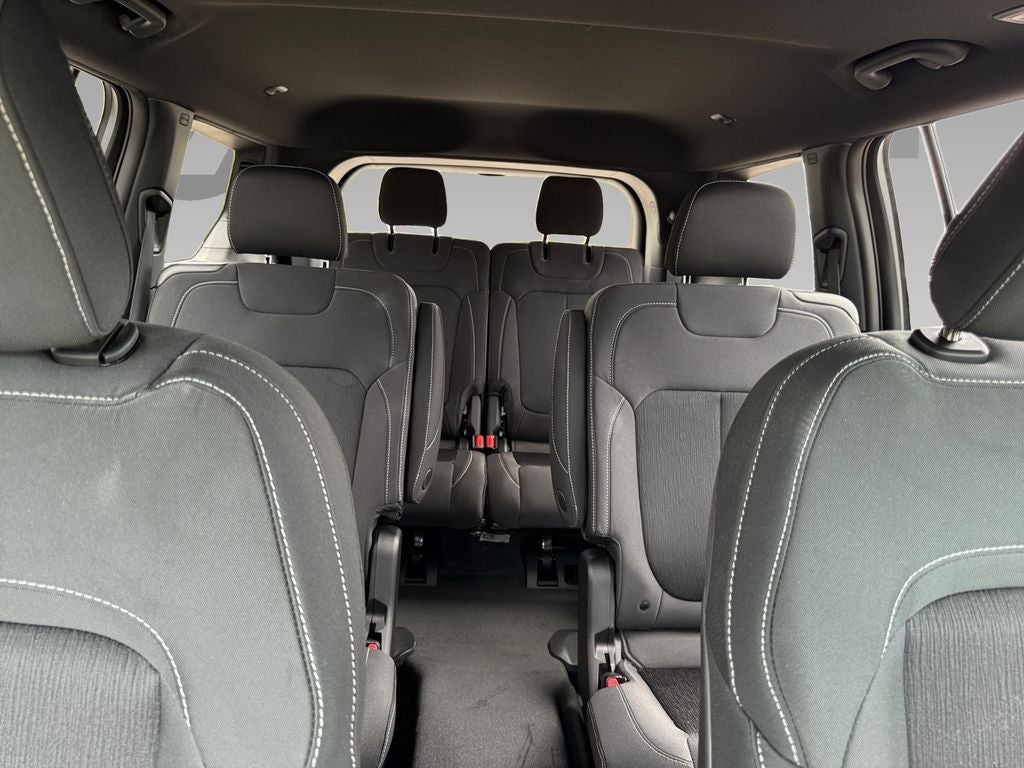 2025 Jeep Grand Cherokee GRAND CHEROKEE L LAREDO X 4X4