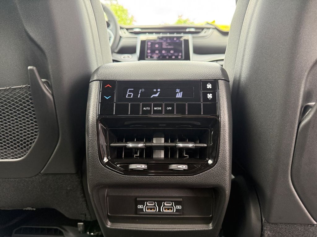 2025 Jeep Grand Cherokee GRAND CHEROKEE L LAREDO X 4X4