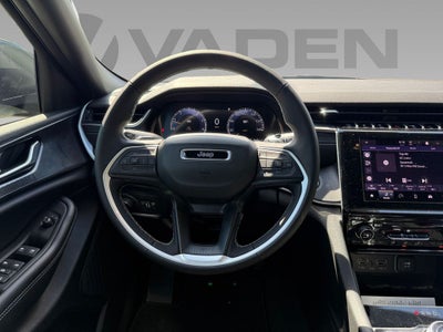 2025 Jeep Grand Cherokee GRAND CHEROKEE L LAREDO 4X4