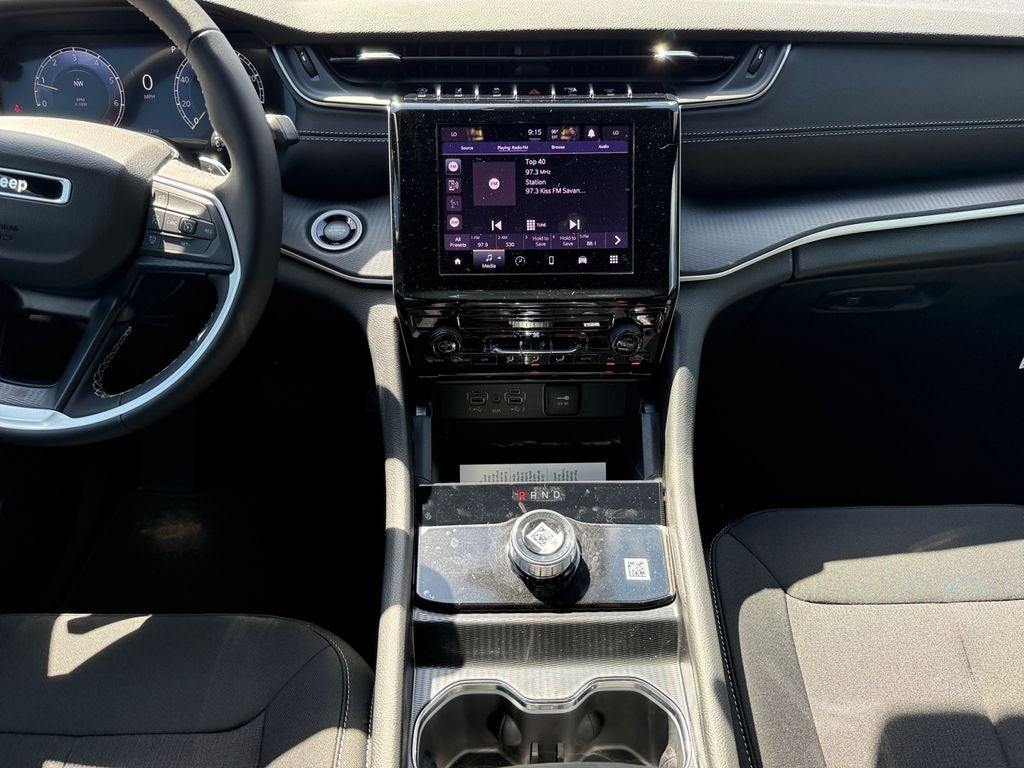 2025 Jeep Grand Cherokee GRAND CHEROKEE L LAREDO 4X4