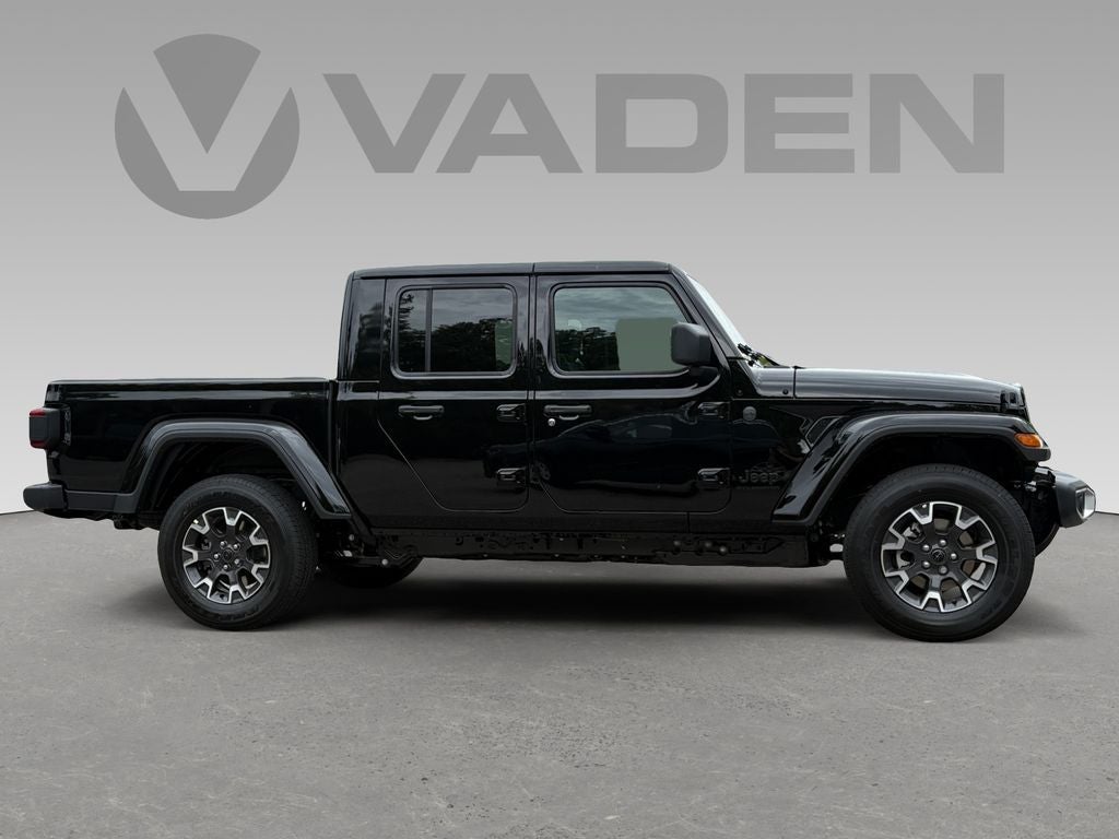 2026 Jeep Gladiator GLADIATOR SAHARA 4X4