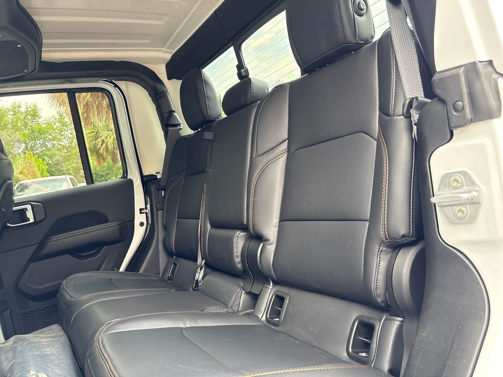 2026 Jeep Gladiator GLADIATOR SAHARA 4X4
