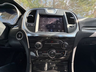 2019 Chrysler 300 Touring