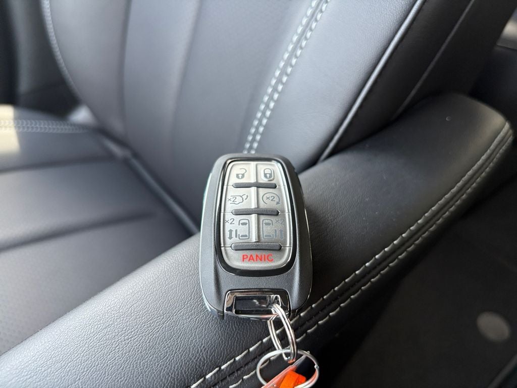 2027 Chrysler Pacifica PACIFICA SELECT