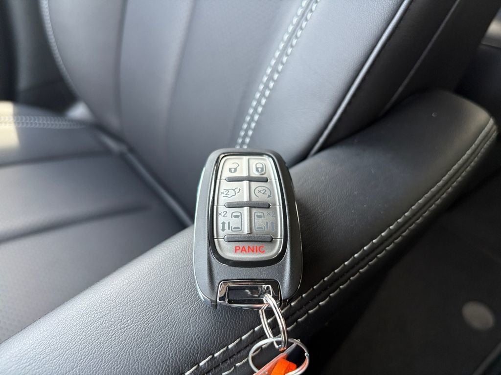 2027 Chrysler Pacifica PACIFICA SELECT