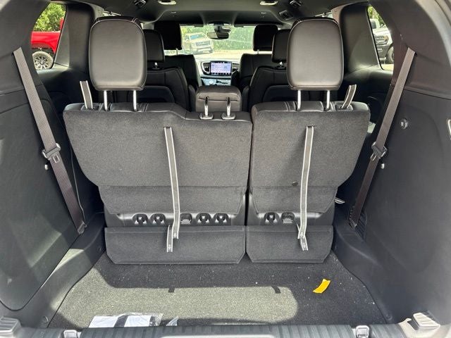 2027 Chrysler Pacifica PACIFICA SELECT