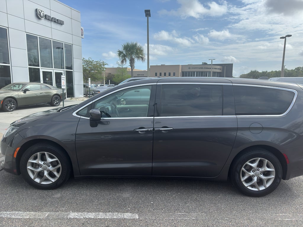 2019 Chrysler Pacifica Touring Plus