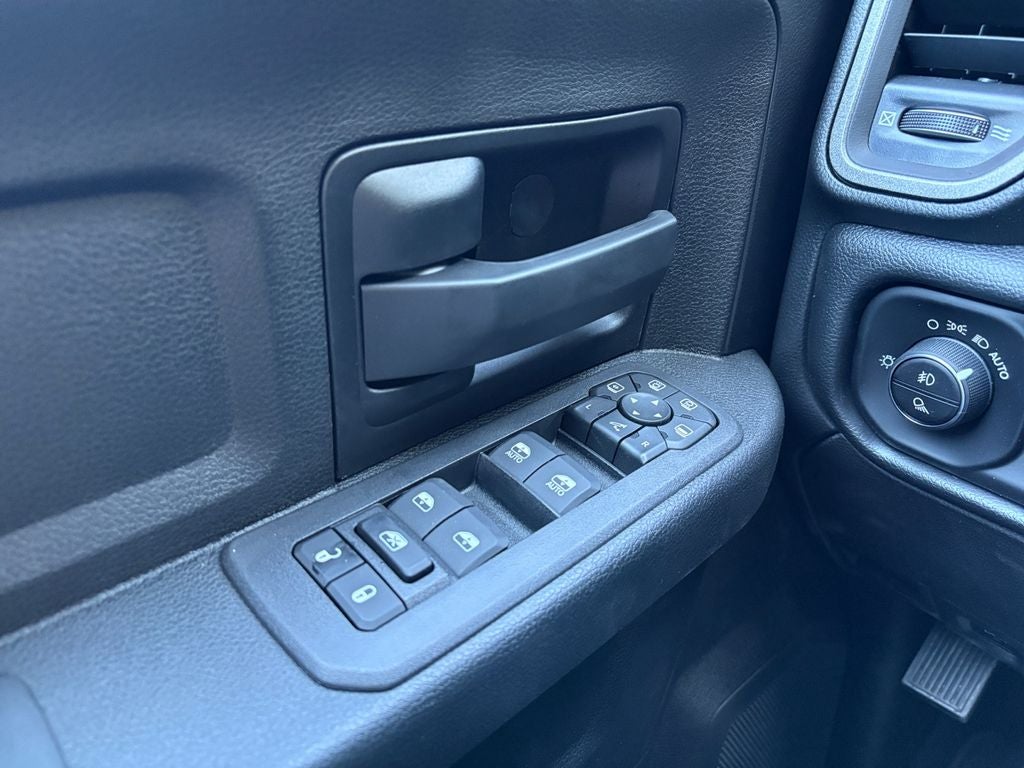 2026 RAM Ram 3500 RAM 3500 TRADESMAN CREW CAB 4X4 6'4' BOX