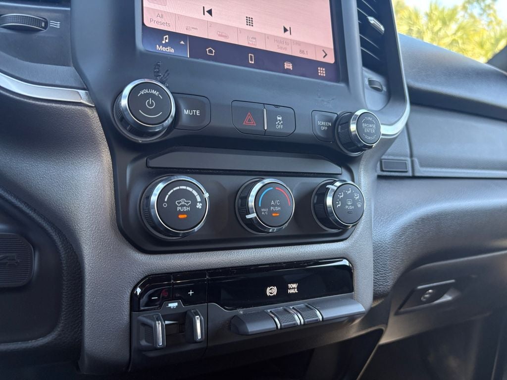 2024 RAM 3500 Big Horn Crew Cab 4x4 8' Box