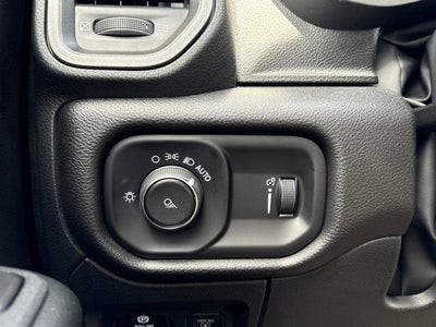 2026 RAM Ram 1500 RAM 1500 TRADESMAN CREW CAB 4X2 5'7' BOX