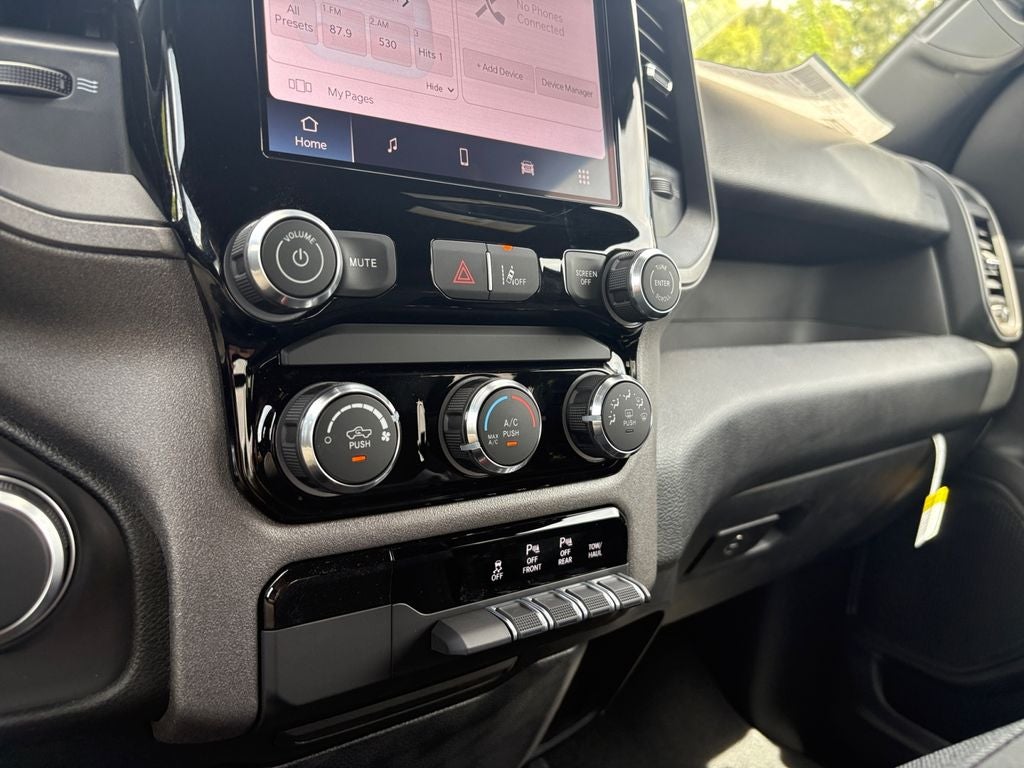 2026 RAM Ram 1500 RAM 1500 TRADESMAN CREW CAB 4X4 5'7' BOX