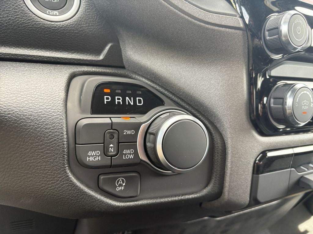 2026 RAM Ram 1500 RAM 1500 TRADESMAN CREW CAB 4X4 5'7' BOX