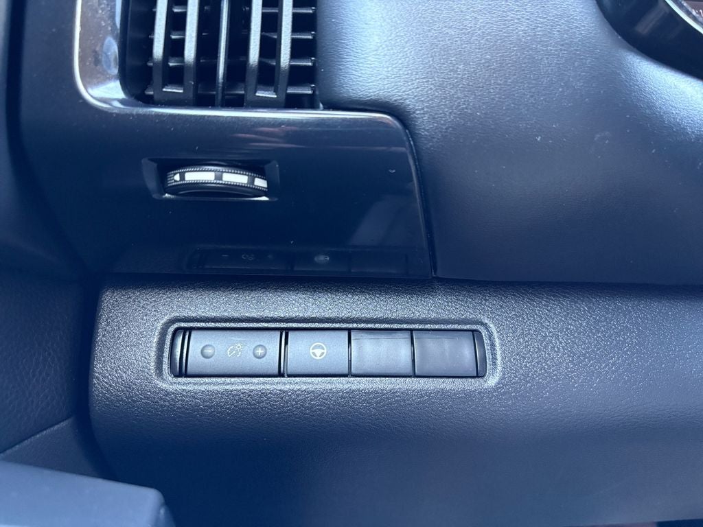 2023 Nissan Pathfinder SV FWD