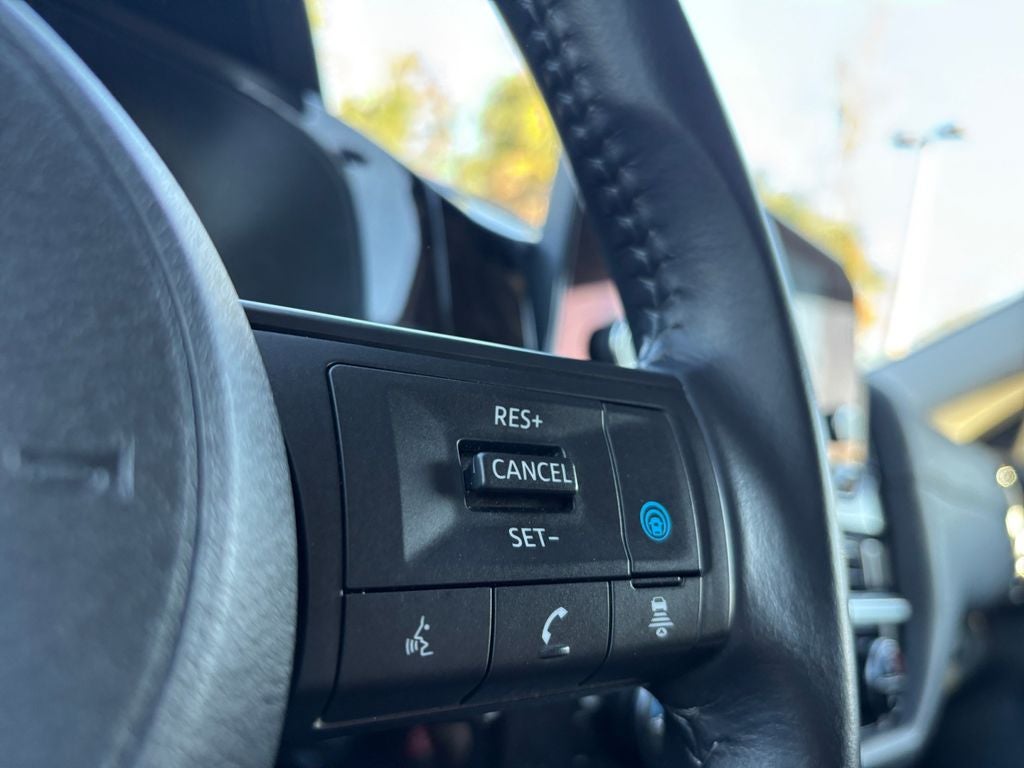 2025 Nissan Pathfinder SV FWD