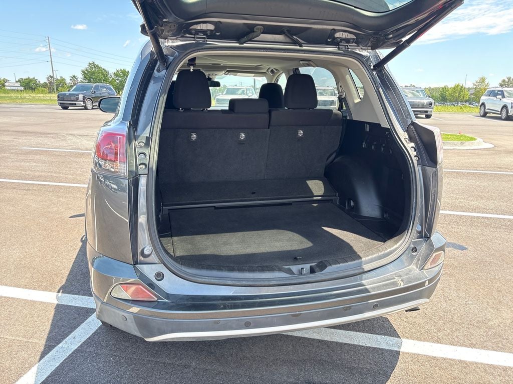 2016 Toyota RAV4 Hybrid XLE