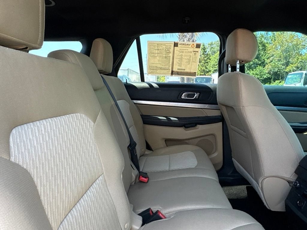 2017 Ford Explorer Base