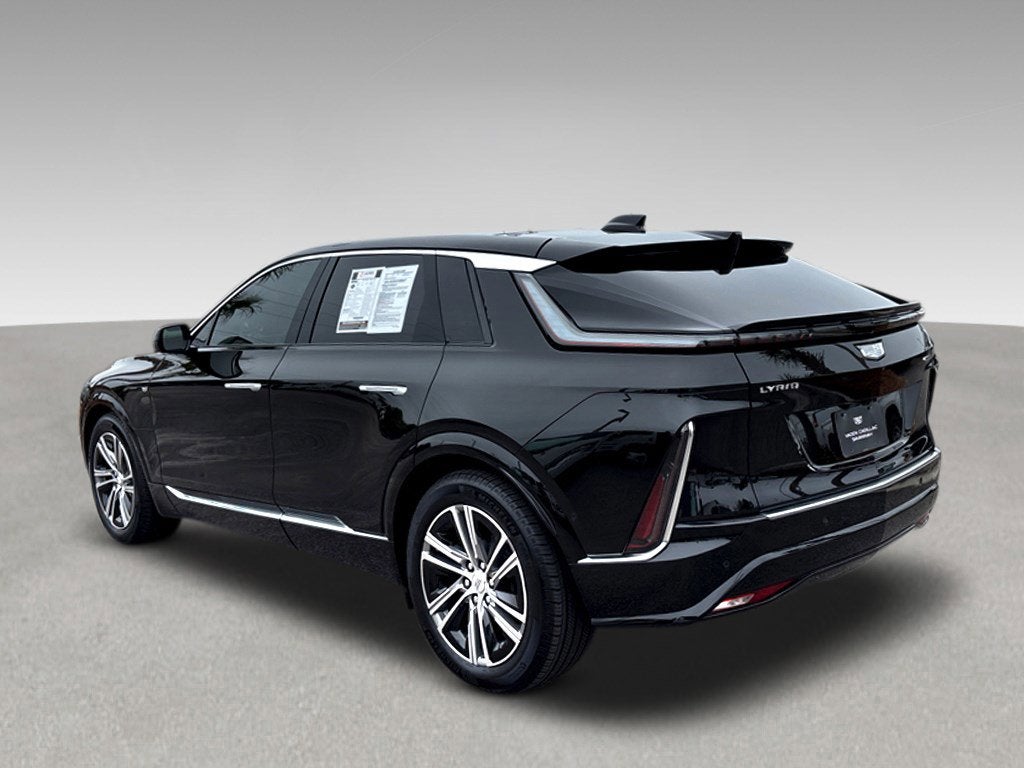2025 Cadillac LYRIQ Luxury 2