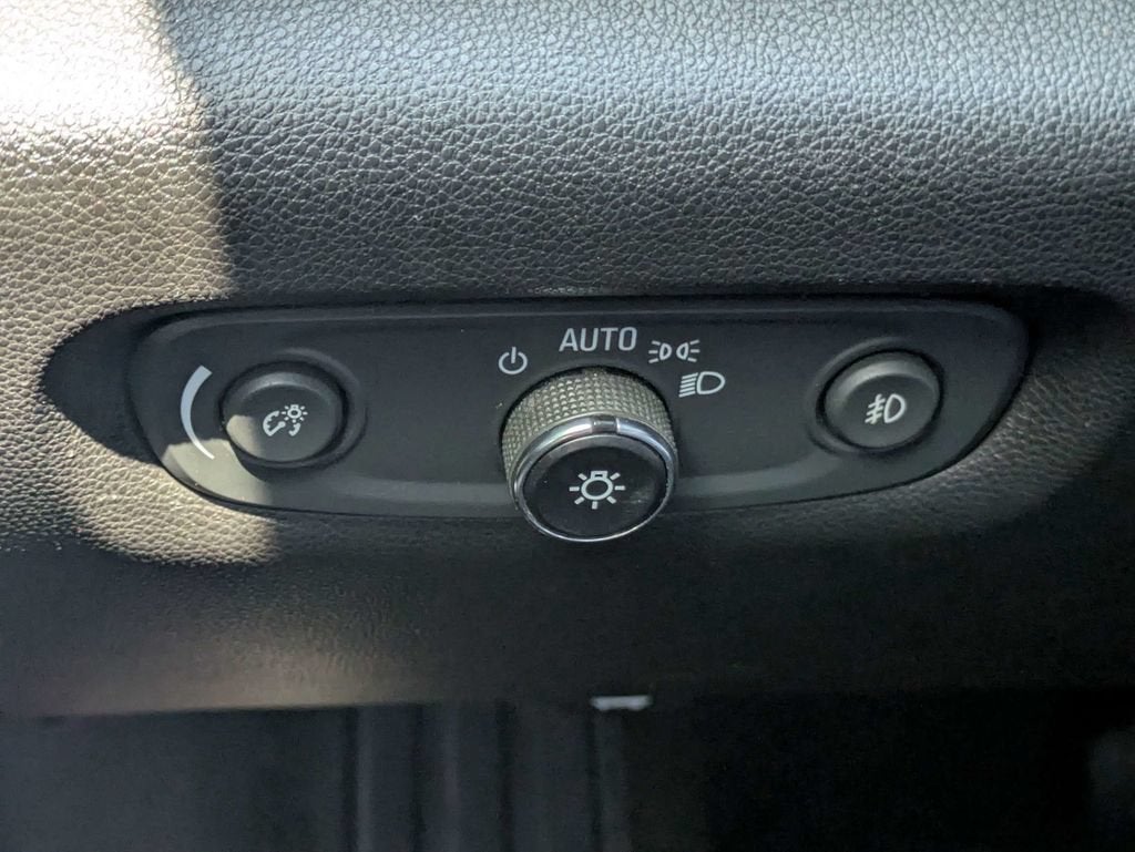 2020 Chevrolet Traverse Base