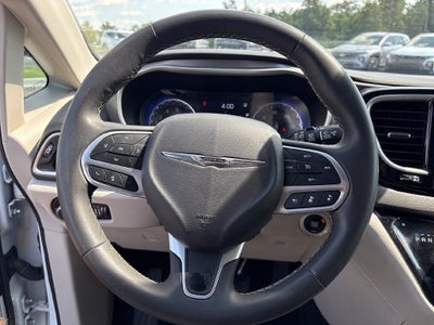 2024 Chrysler Pacifica Base