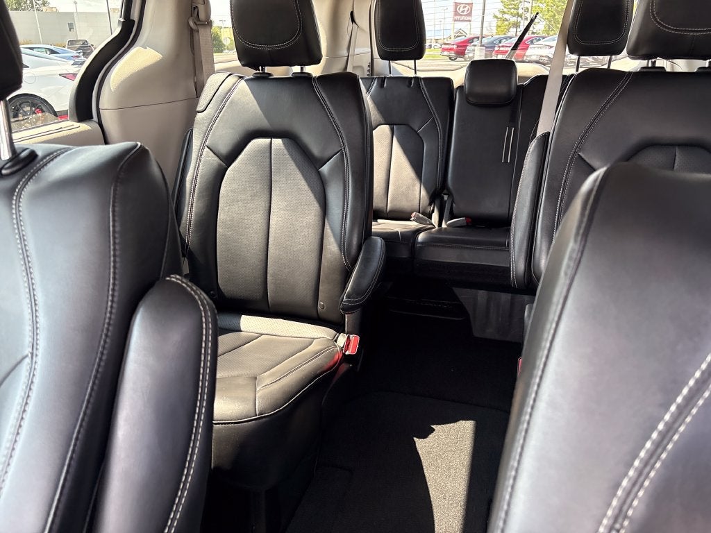 2024 Chrysler Pacifica Base