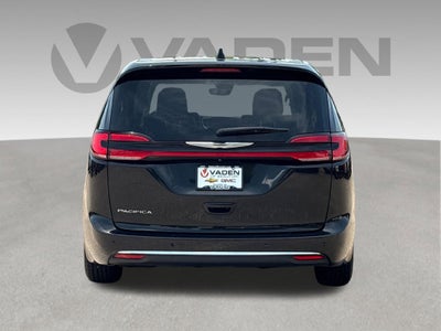 2023 Chrysler Pacifica Base