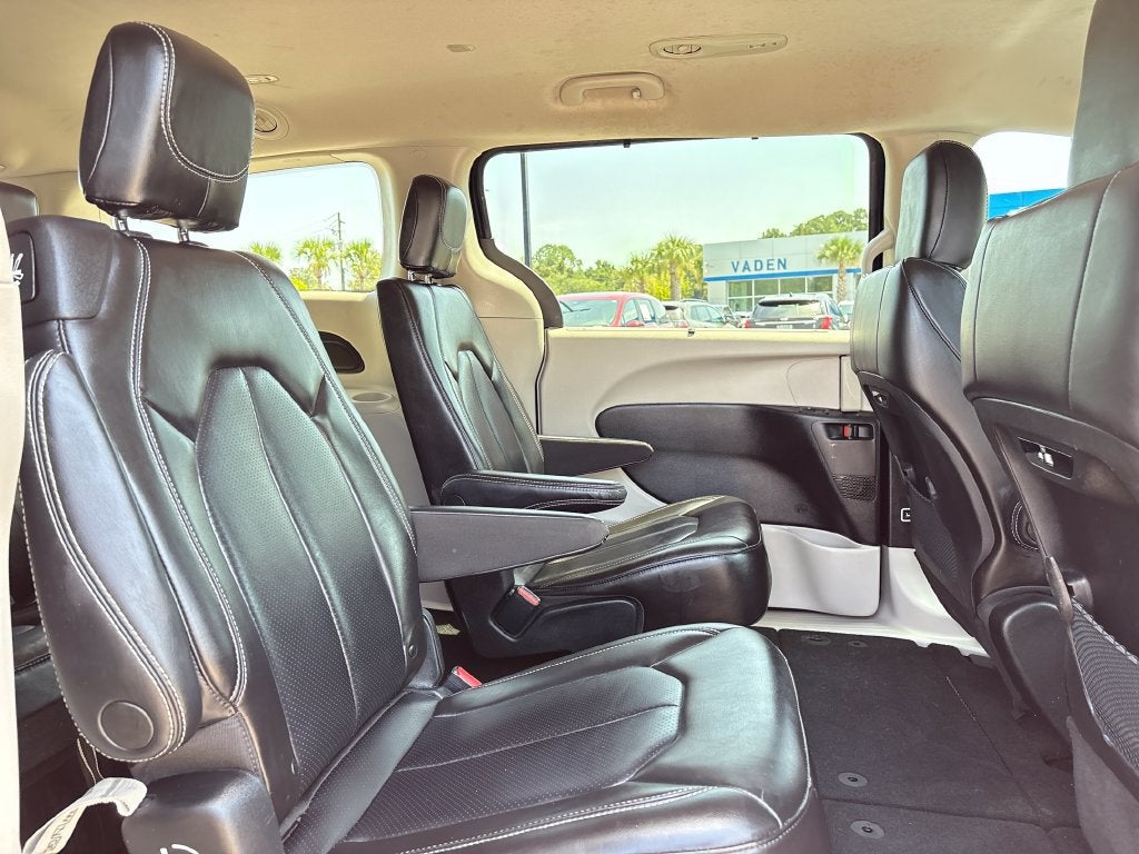 2023 Chrysler Pacifica Base