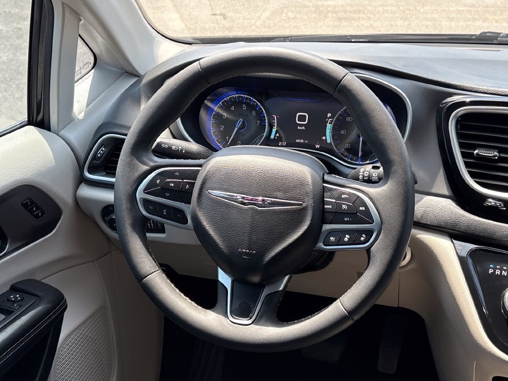 2023 Chrysler Pacifica Base