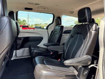 2023 Chrysler Pacifica Base
