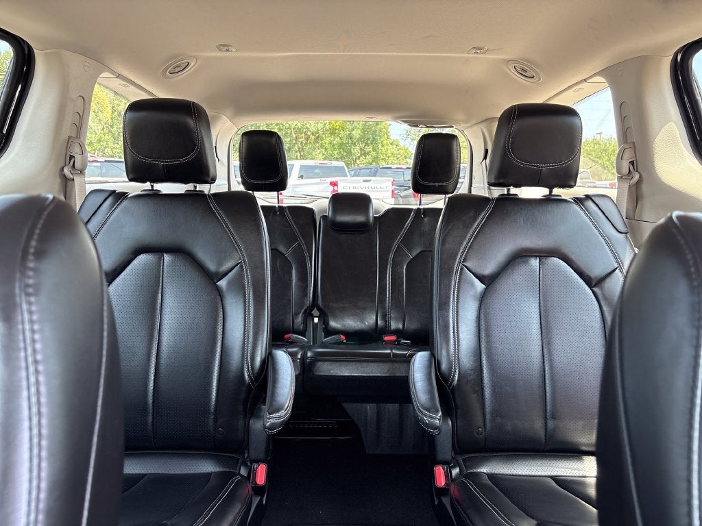 2023 Chrysler Pacifica Base