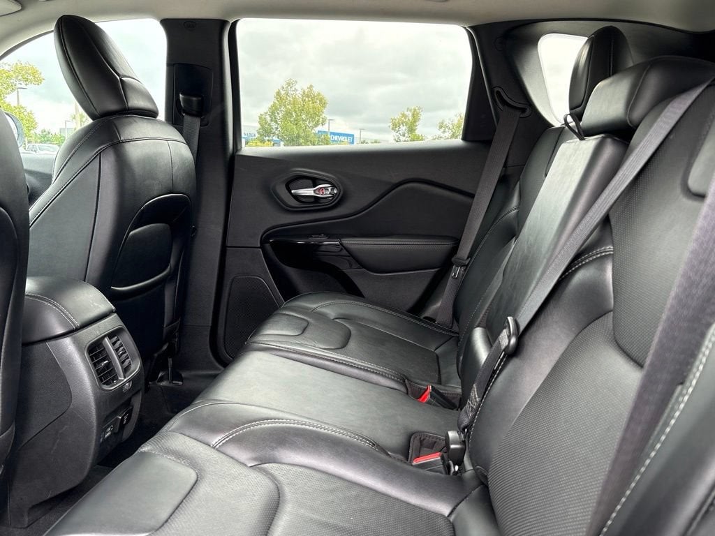2023 Jeep Cherokee Altitude Lux