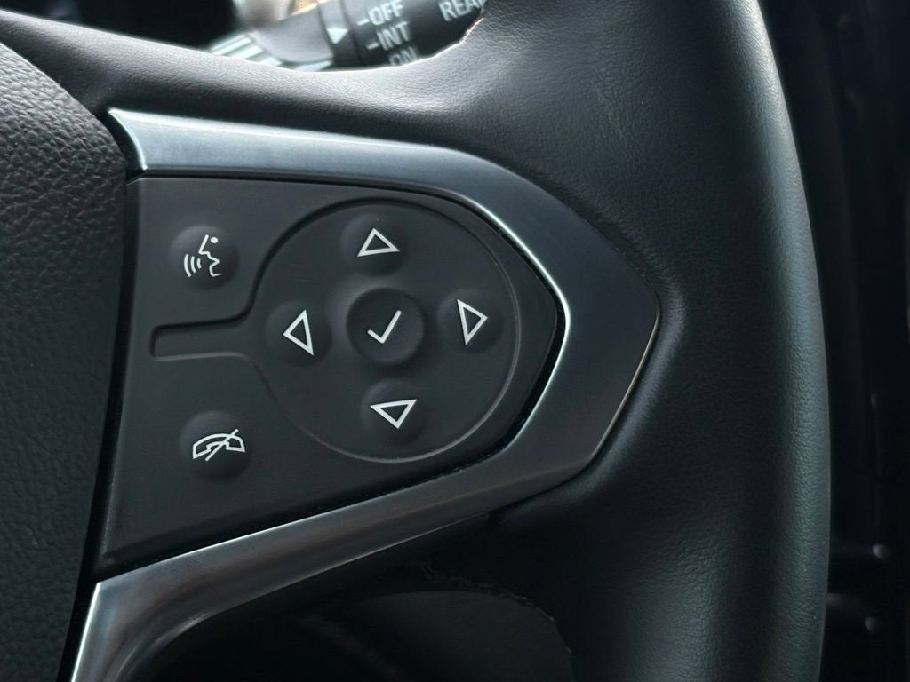 2023 Chevrolet Traverse Base