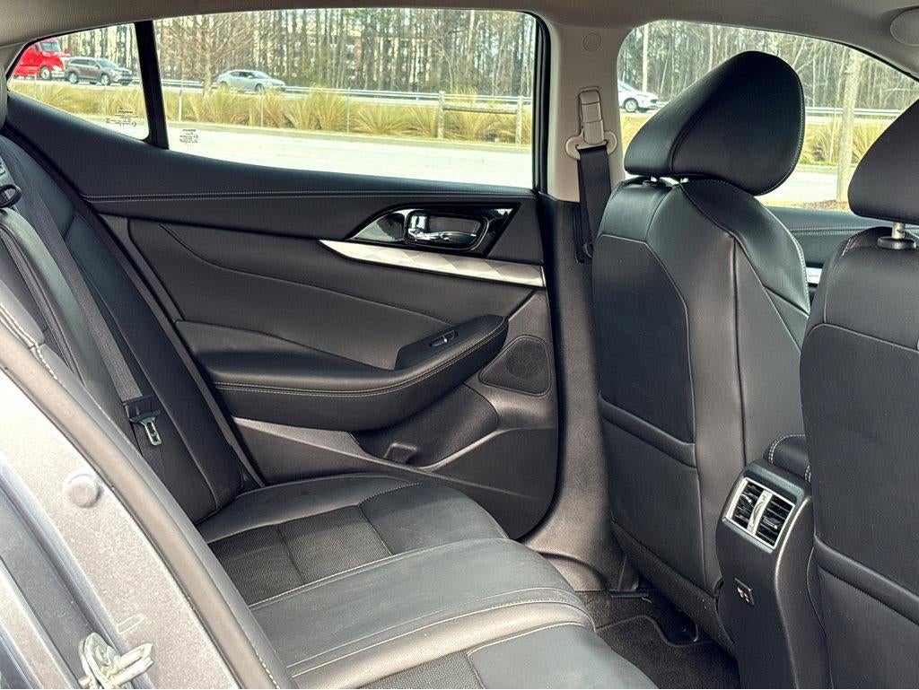 2022 Nissan Maxima SV