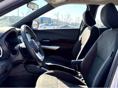 2020 Nissan Kicks SR