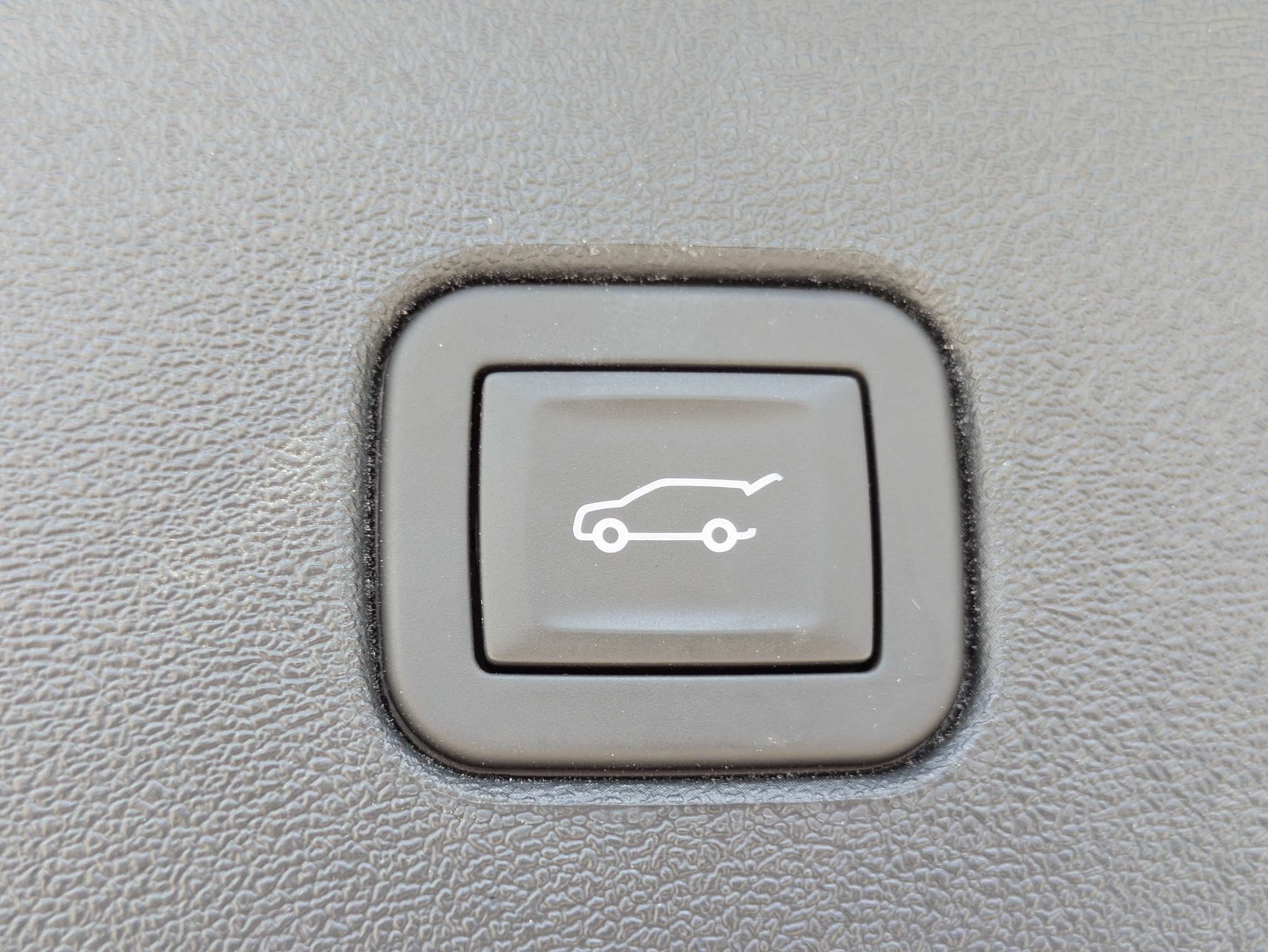 2025 Cadillac OPTIQ Luxury 2