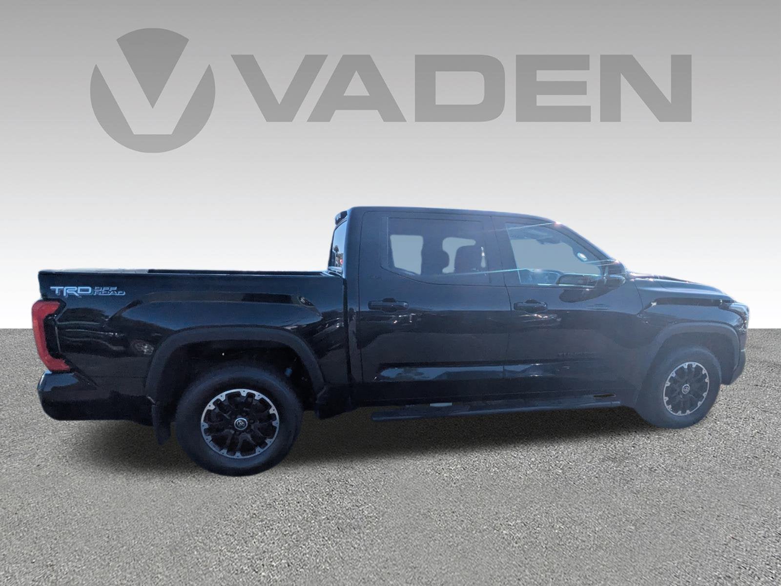 2022 Toyota Tundra 2WD SR5