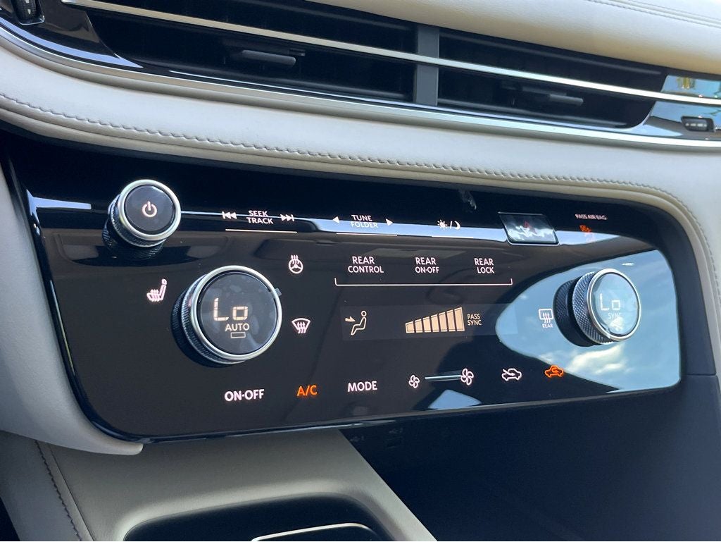 2025 INFINITI QX60 PURE