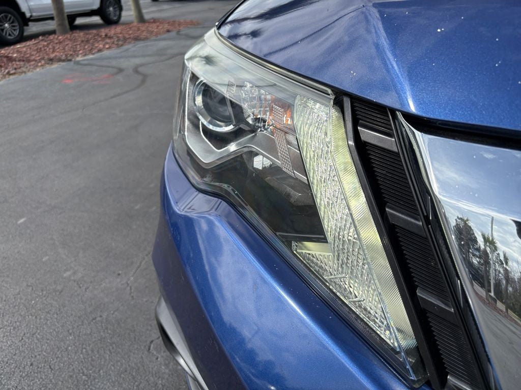 2017 Nissan Pathfinder SV